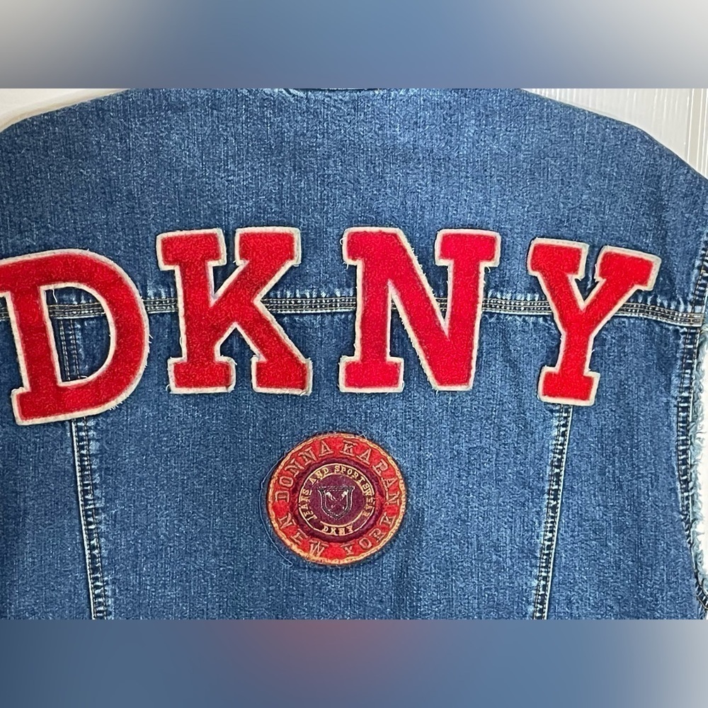 VINTAGE 92’ designer Donna Karan NY unique denim Felt Letterman vest Size 12 - Picture 6 of 12